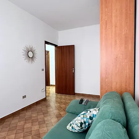 Rosanna House 公寓