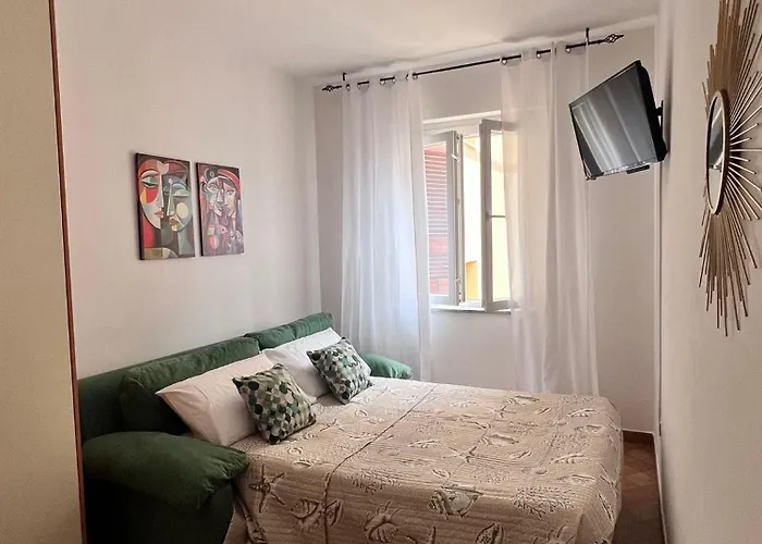 Rosanna House تروبيا